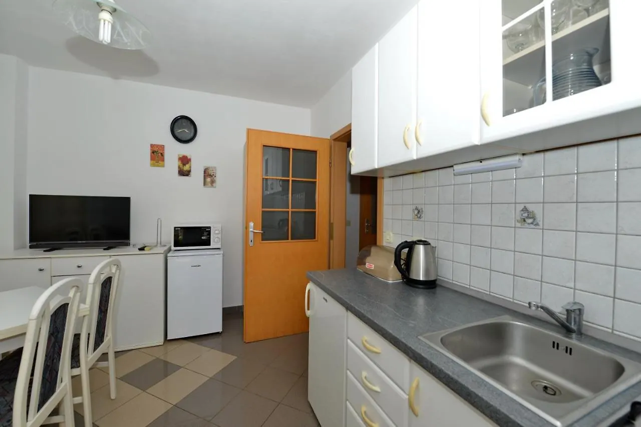 Apartments Blaza Bozava 0*,